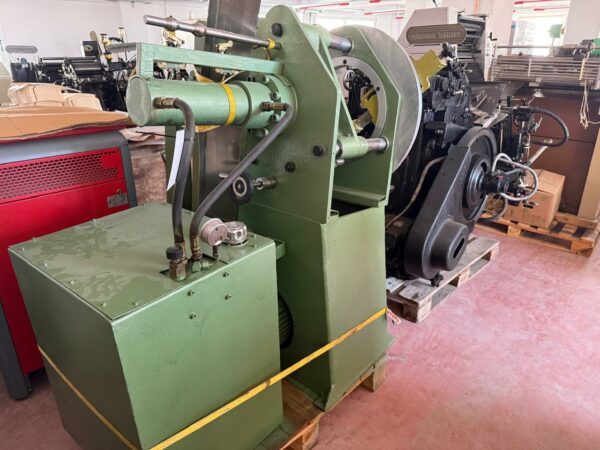 Label Punching machine